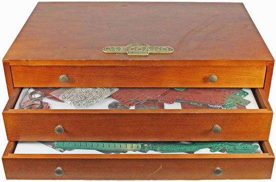 Meccano sets to be sold in our 18th November 2015 Toy Auction