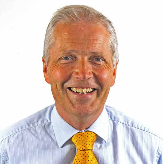 Senior stamp valuer Ian Hunter to retire.